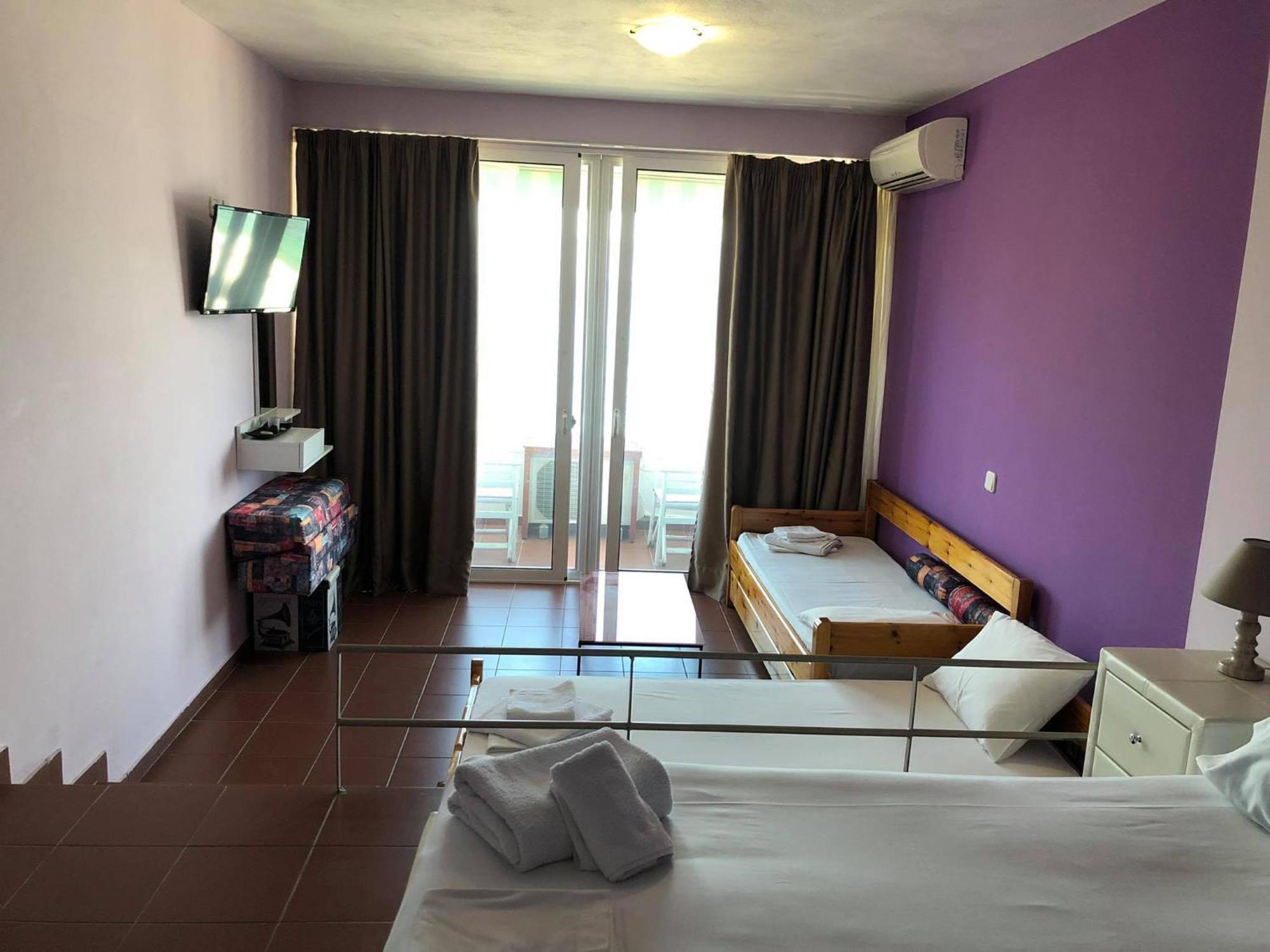 Maravellia Hotell Loutra Aidhipsou Exteriör bild